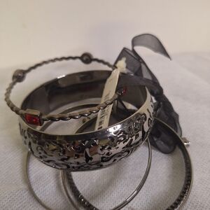 Erica Lyons Gunmetal Filigree Bangle 5 Piece Set with Red Accents